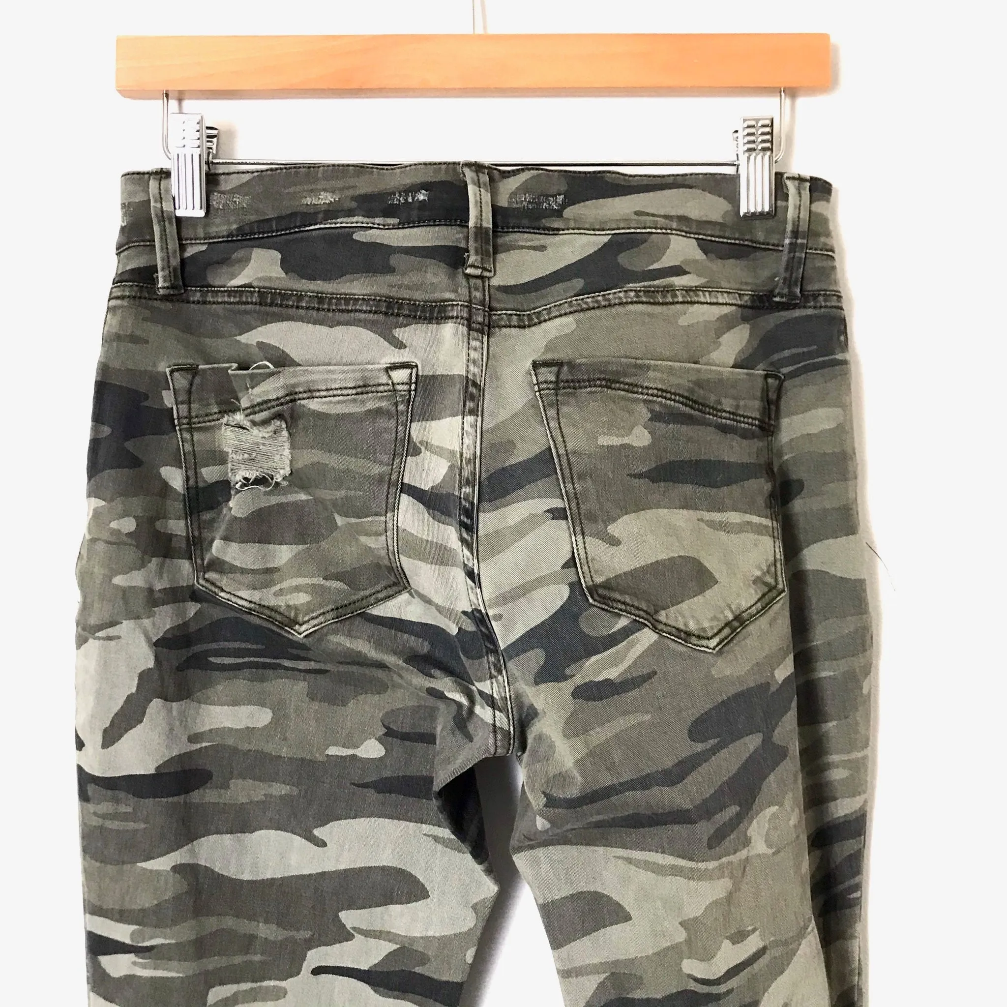 Express Distressed Camo Jeans Ankle Mid Rise Leggings- Size 2R (Inseam 26”)
