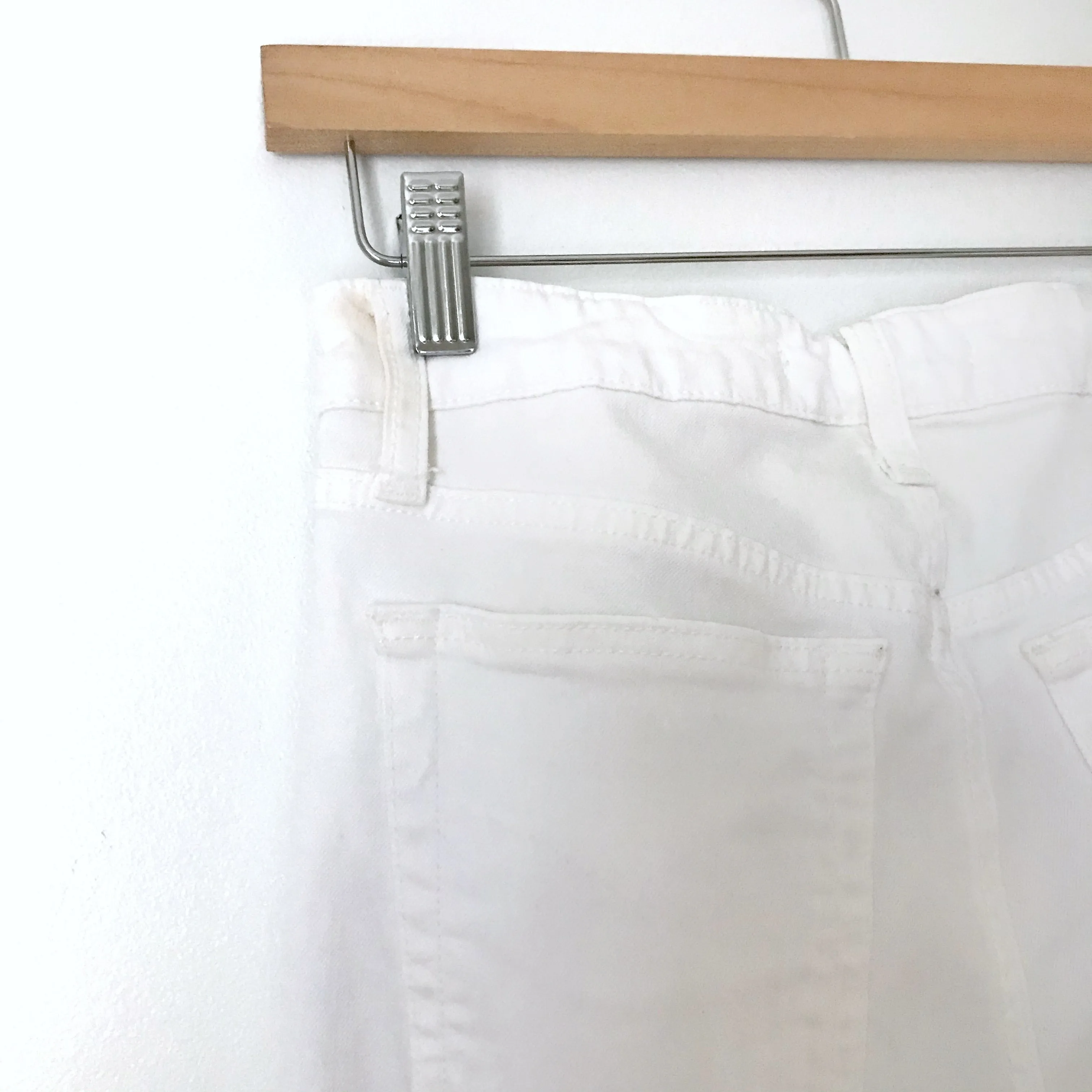 Joe’s White Distressed Skinny Jeans with Raw Hem- Size 26 (Inseam 27.5”) see notes
