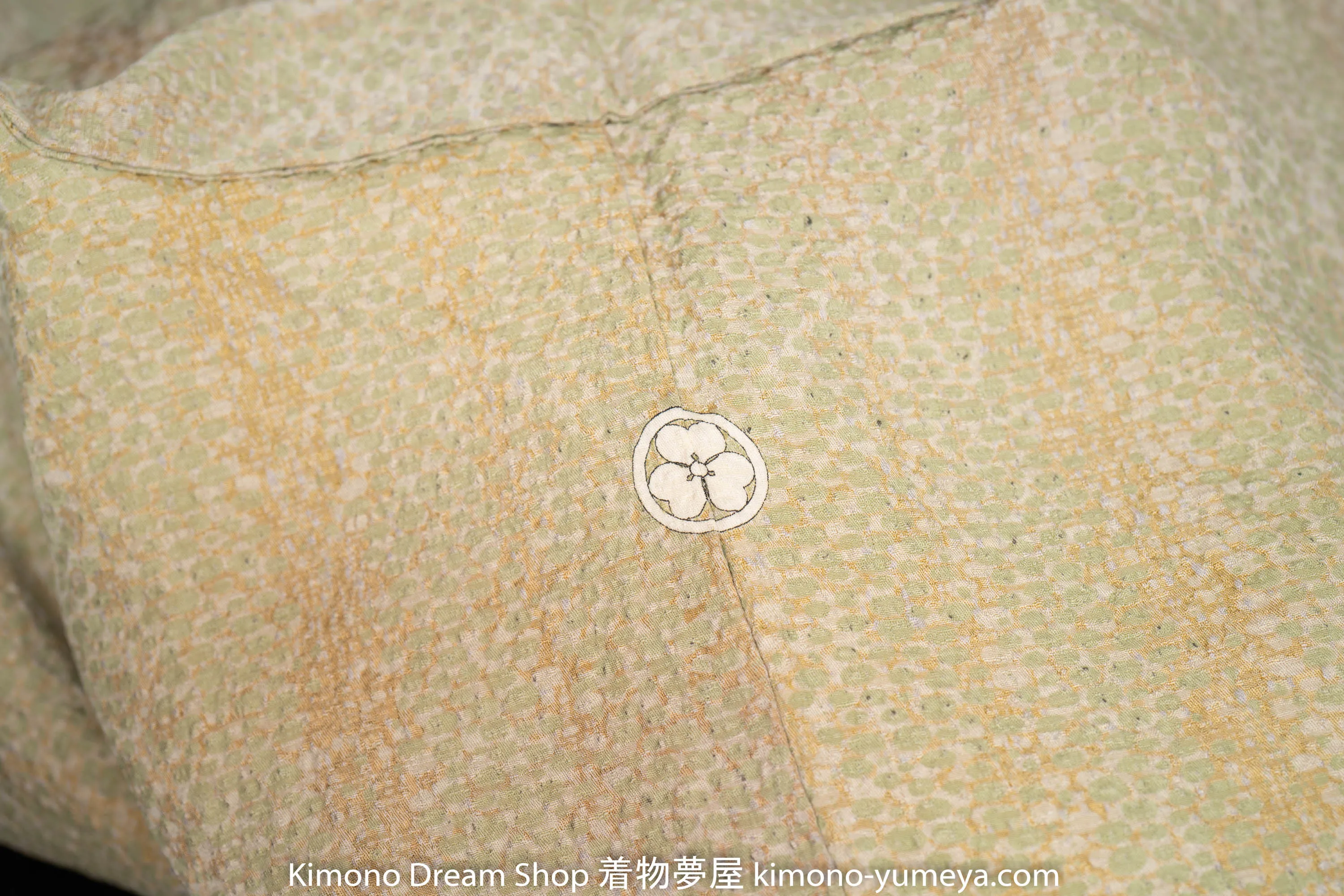 Komon Textured Kimono - Very High Quality Silk & Highly Detailed Pattern - Komon Green Beige Brown