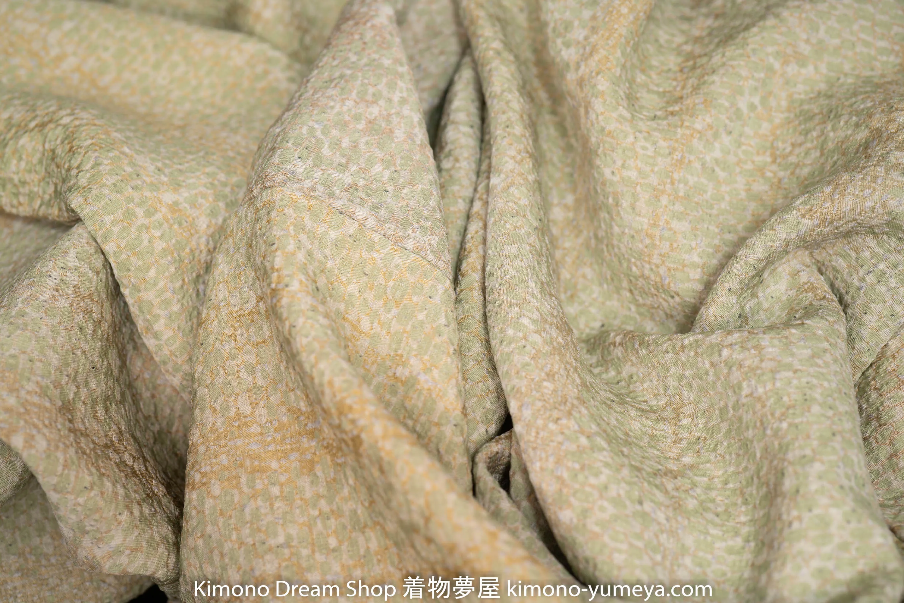 Komon Textured Kimono - Very High Quality Silk & Highly Detailed Pattern - Komon Green Beige Brown