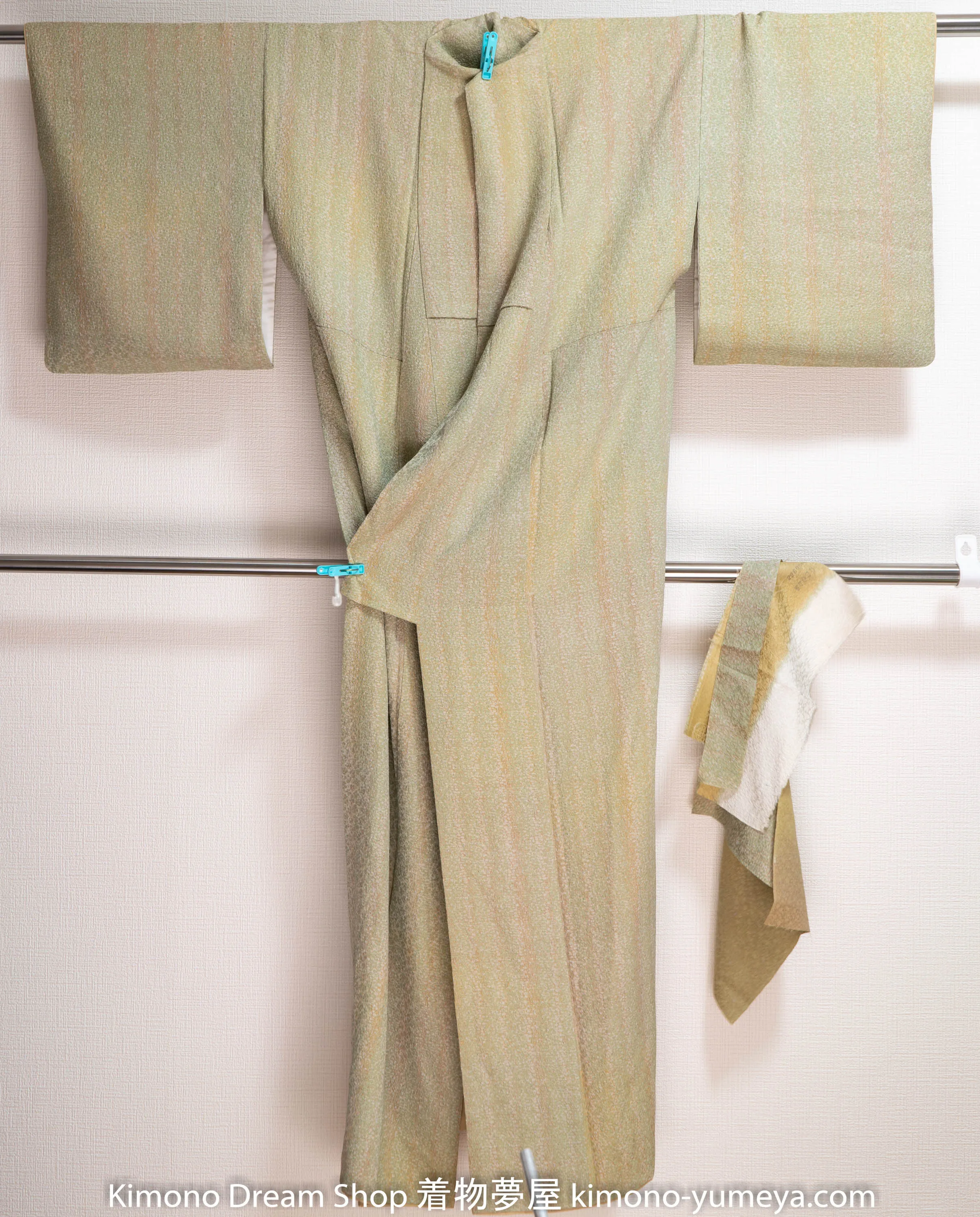 Komon Textured Kimono - Very High Quality Silk & Highly Detailed Pattern - Komon Green Beige Brown