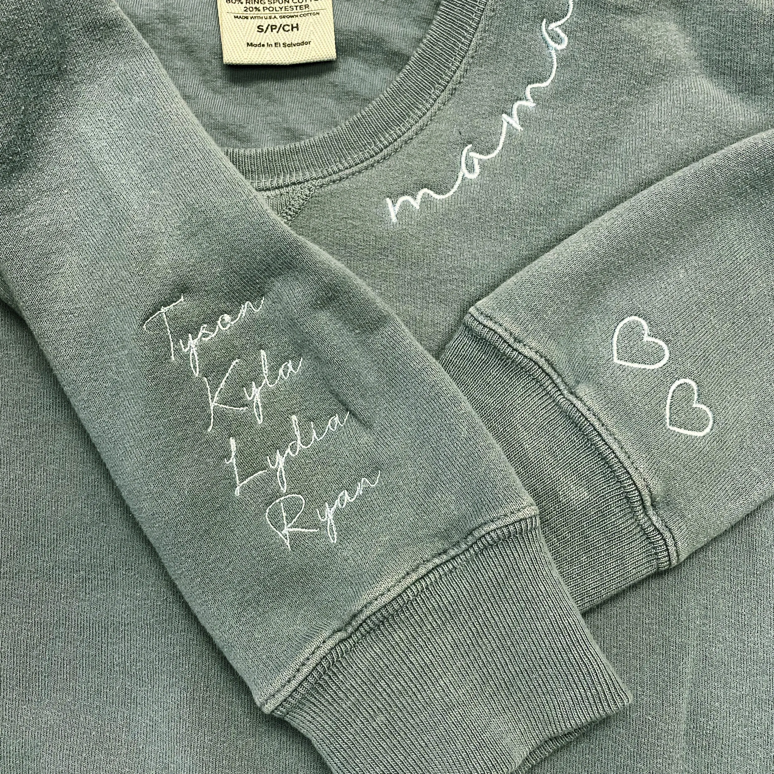 Mama Cursive Unisex Sweatshirt with Names